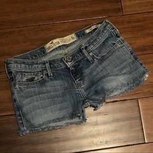 HOLLISTER cutoff jean short Cali Flare